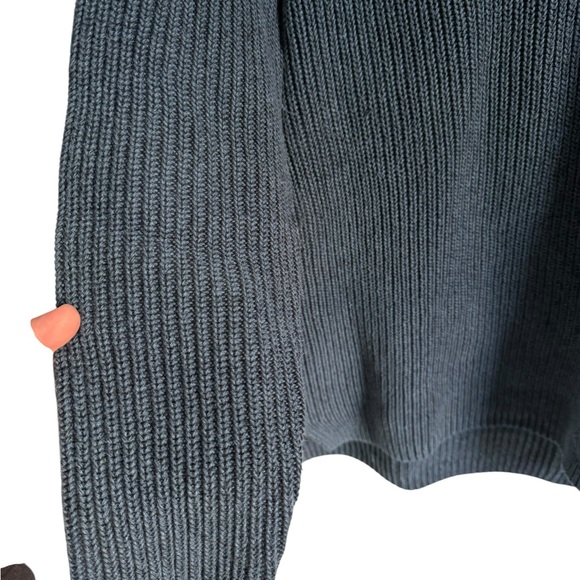 L.L. Bean Knit V Neck Navy Women’s Sweater, Size Large - Picture 3 of 5